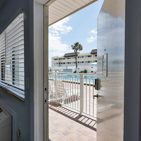 Coastal Waters 107 - A Studio Poolside Retreat New Smyrna Beach Eksteriør bilde