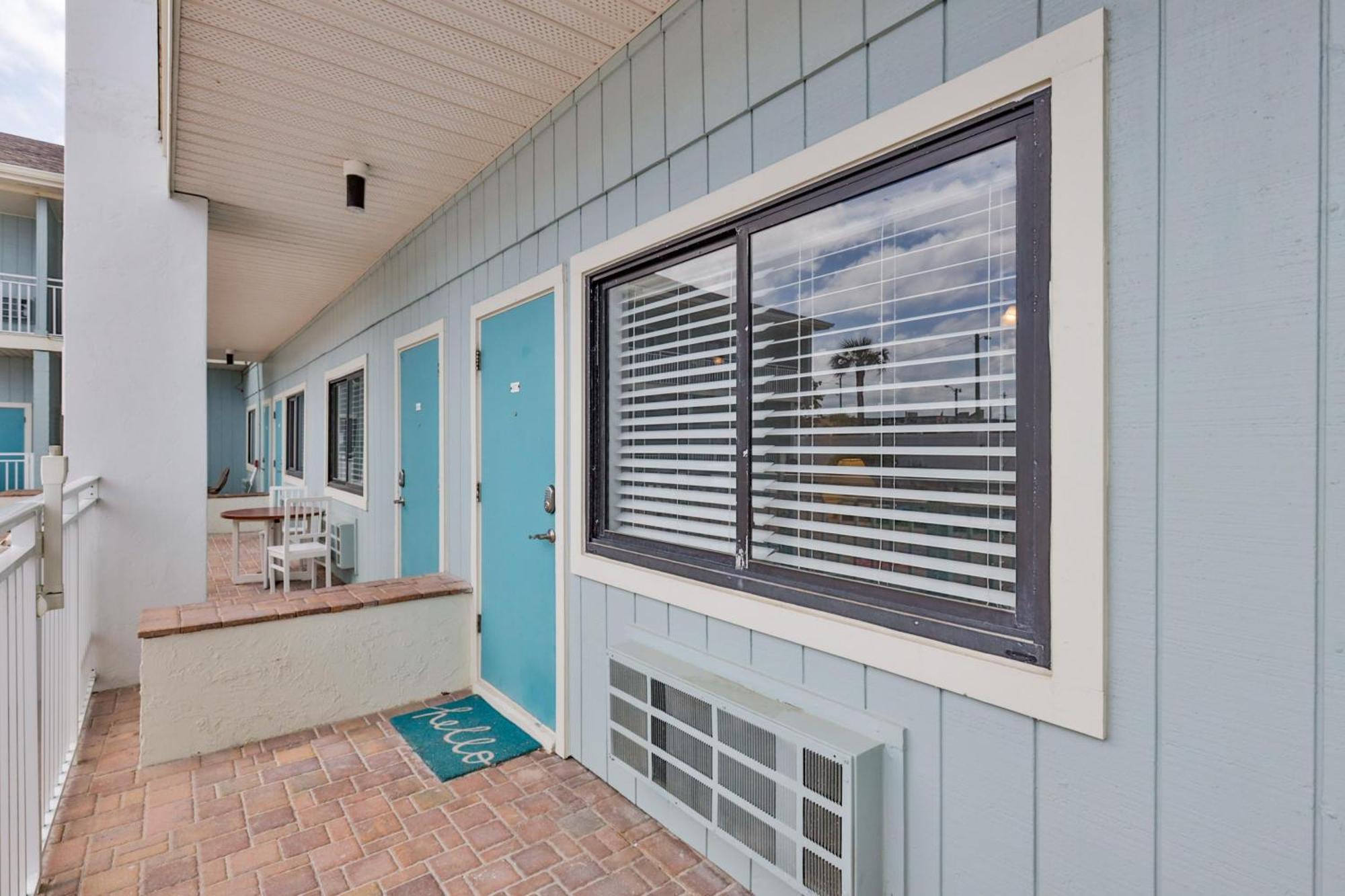 Coastal Waters 107 - A Studio Poolside Retreat New Smyrna Beach Eksteriør bilde