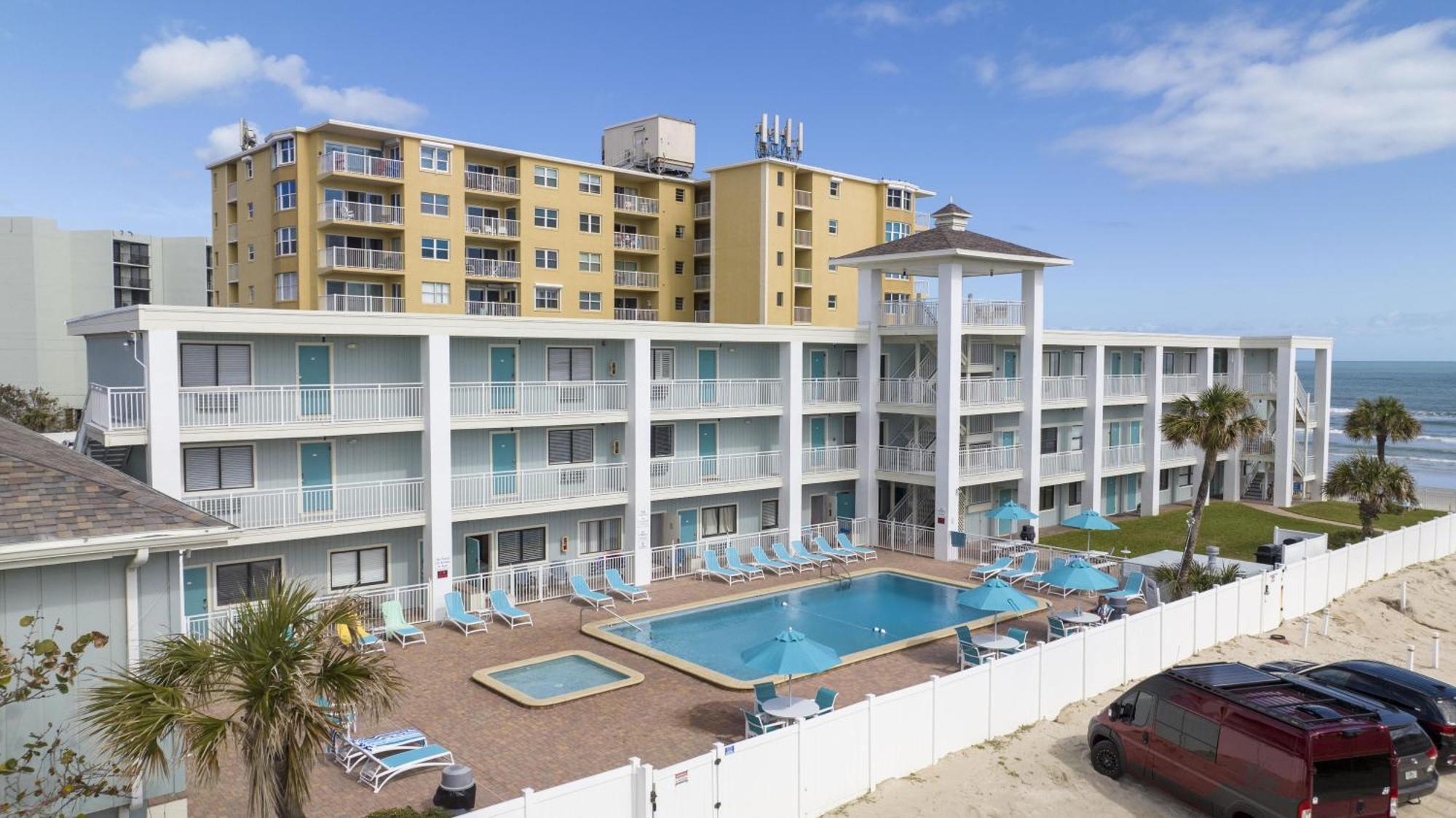Coastal Waters 107 - A Studio Poolside Retreat New Smyrna Beach Eksteriør bilde