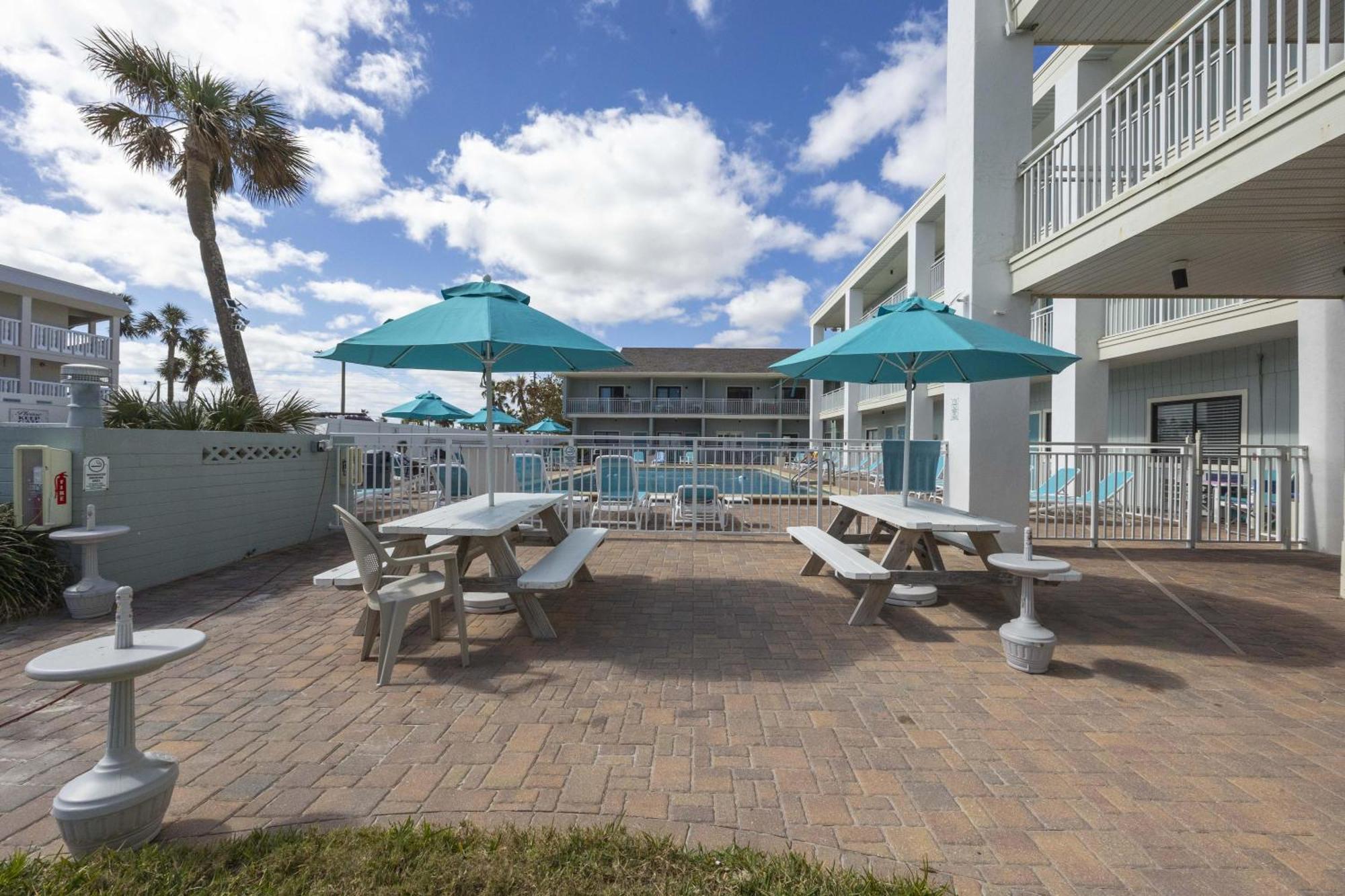 Coastal Waters 107 - A Studio Poolside Retreat New Smyrna Beach Eksteriør bilde